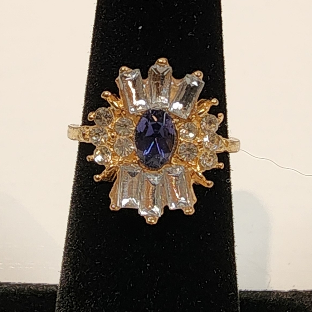 Sparkly costume ring